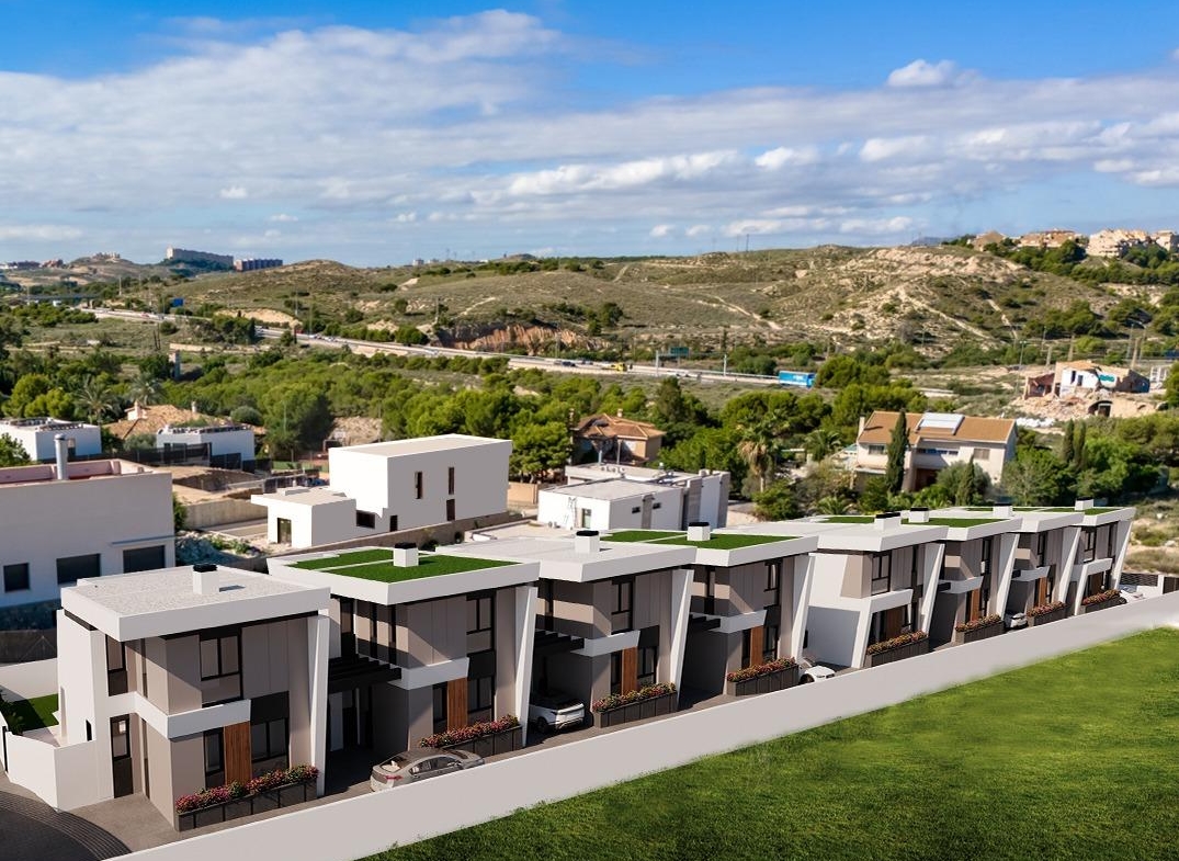 Villa de Lujo Independiente con piscina y jardín en San Juan