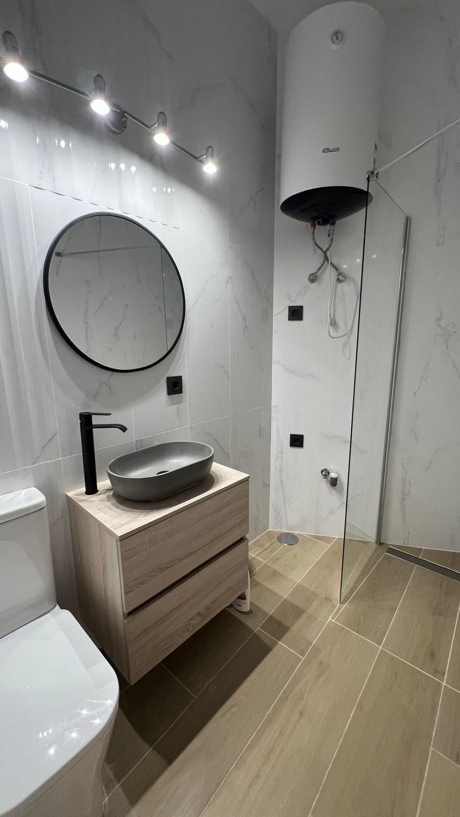 3-13-153 REFORMADO ESTUDIO A 300 METROS DE PLAYA LA MATA. CON SUPERFICIE 32 M2.