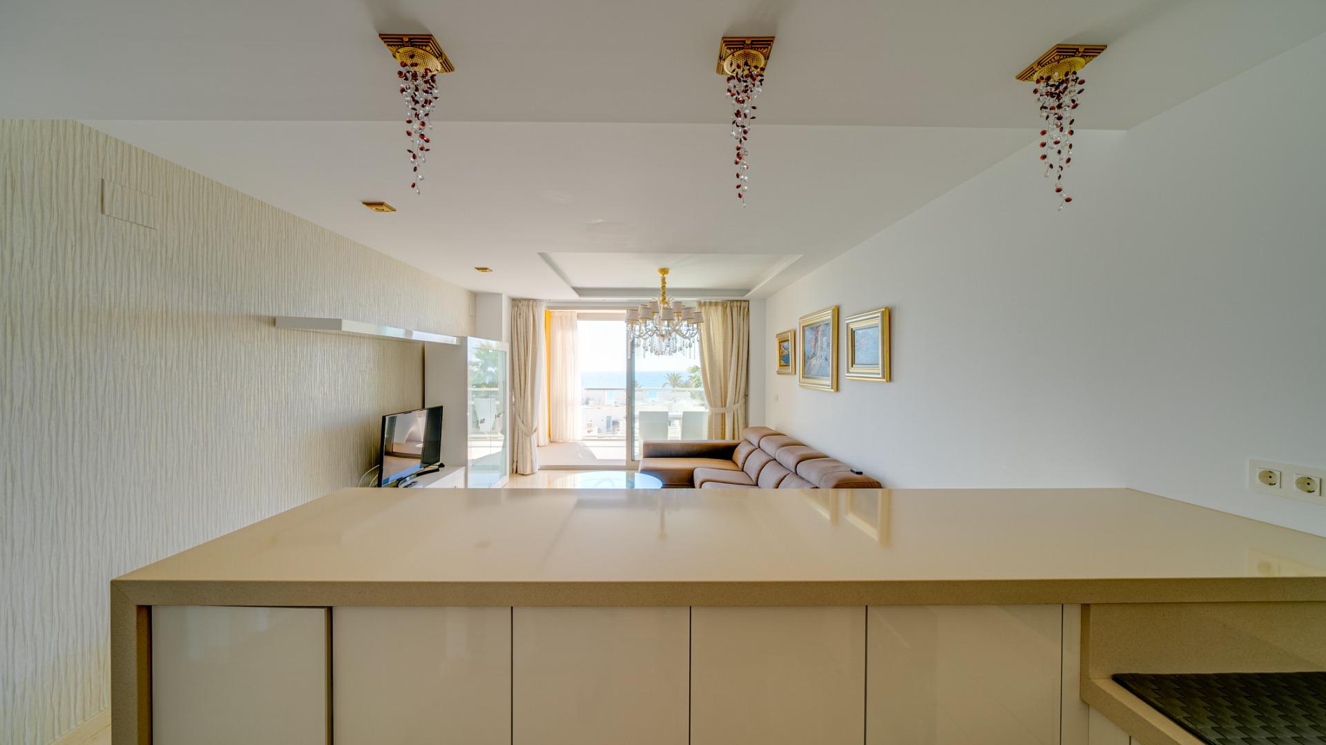Magnificent apartment with stunning sea views