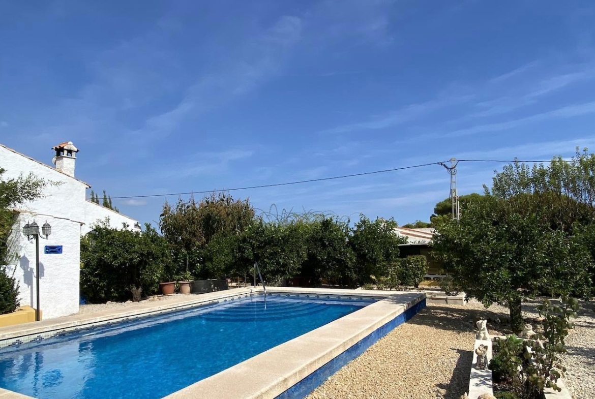 LOVELY  VILLA IN ALFAS DEL PI