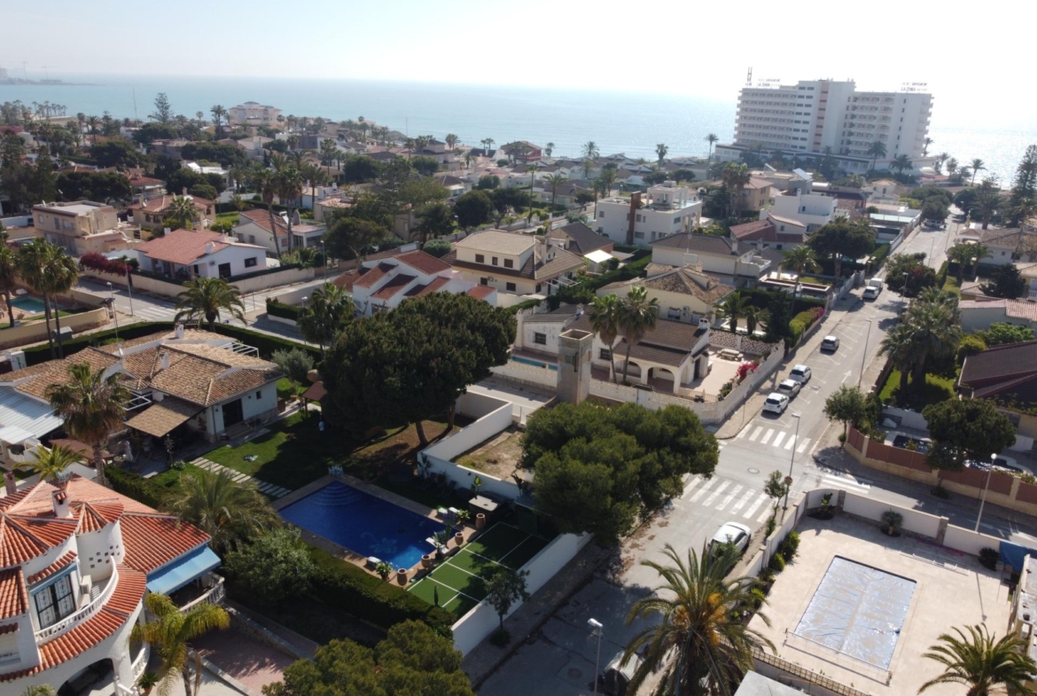 VILLA MYKONOS EN LA ZENIA! MODERNA VILLA DE LUJO DE OBRA NUEVA A SOLO 260 M DE LA PLAYA