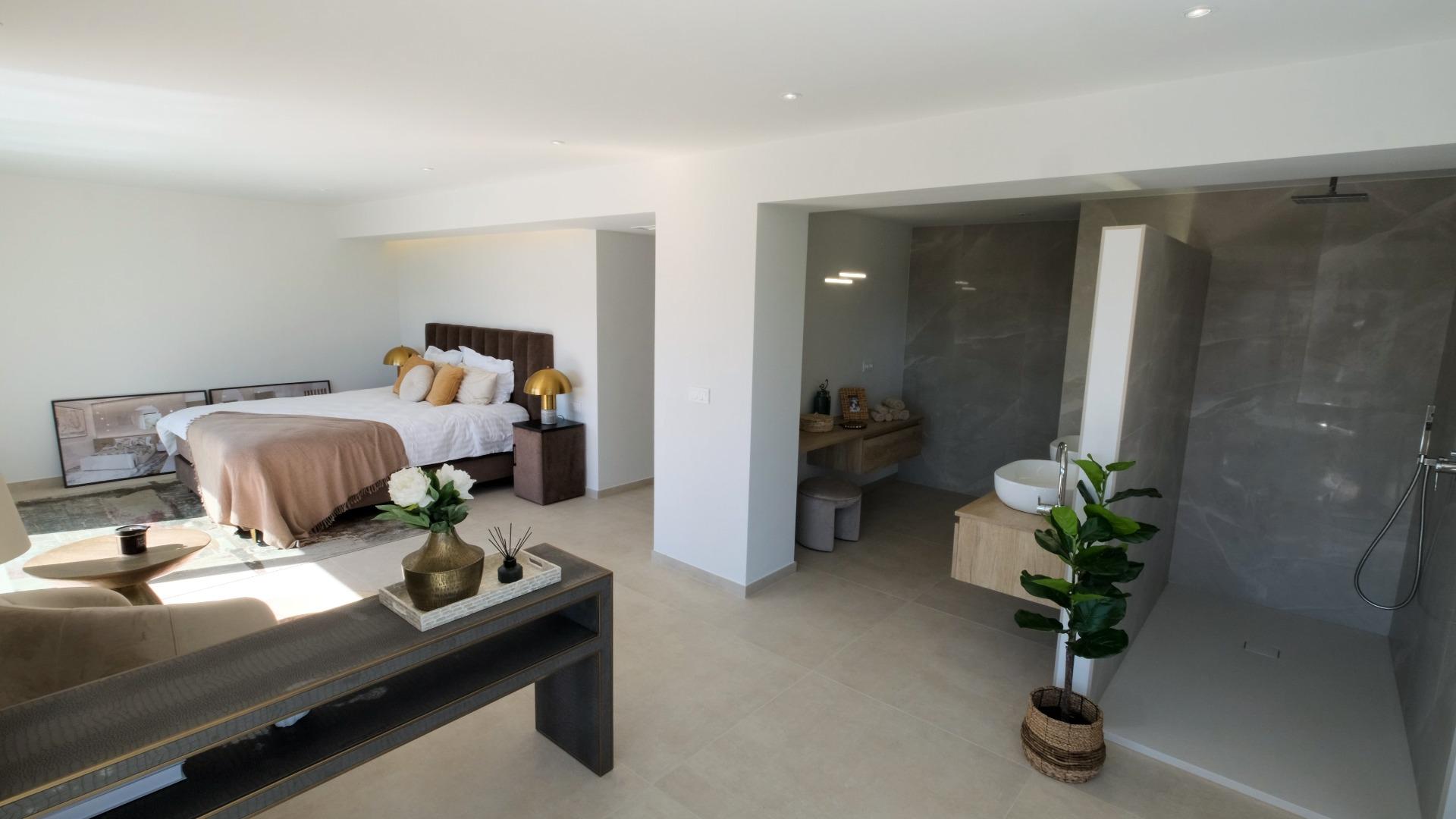 3-13-45 “Stunning Villa with scenic views to the sea and valle in Altea”