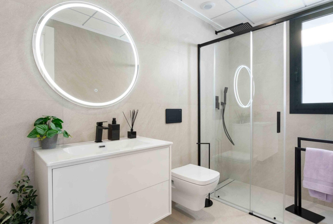 LUXURY VILLAS. NEW CONSTRUCTION. PILOT FLAT DONE.