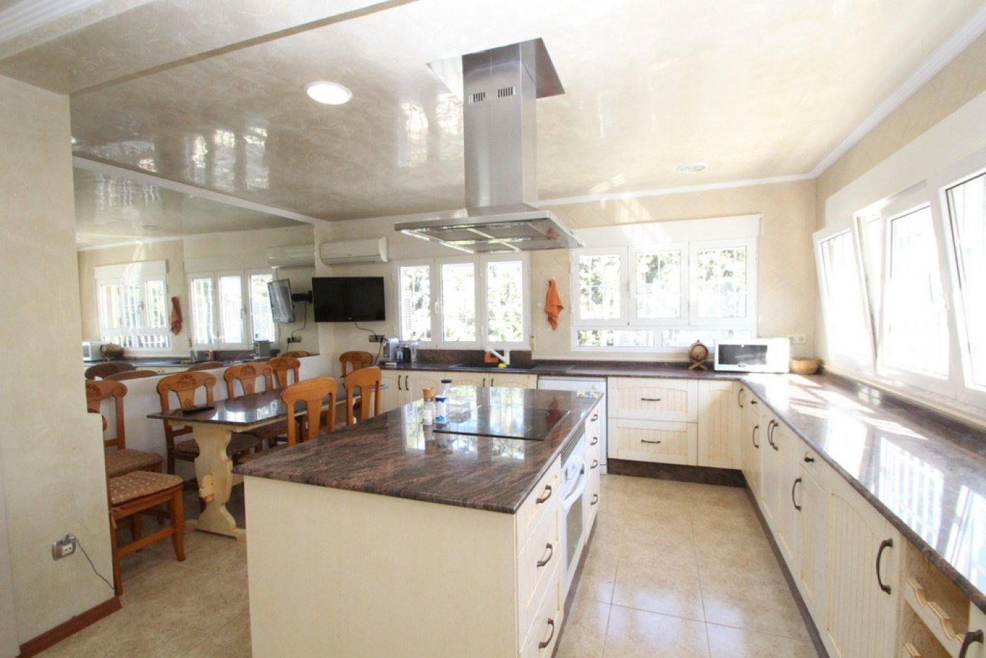 Luxe villa in Cabo Roig