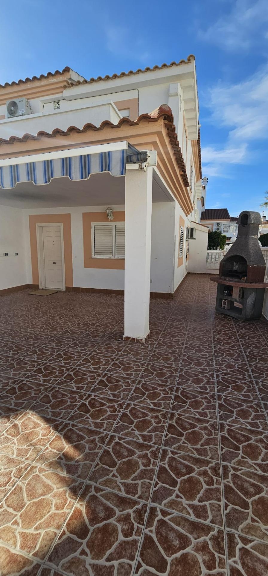 3-13-84 ORIHUELA COSTA EXCLUSIVA: ZENIAMAR 3, 4 HABS AMPLIO JARDIN PISCINA COM 320.000 EUROS!