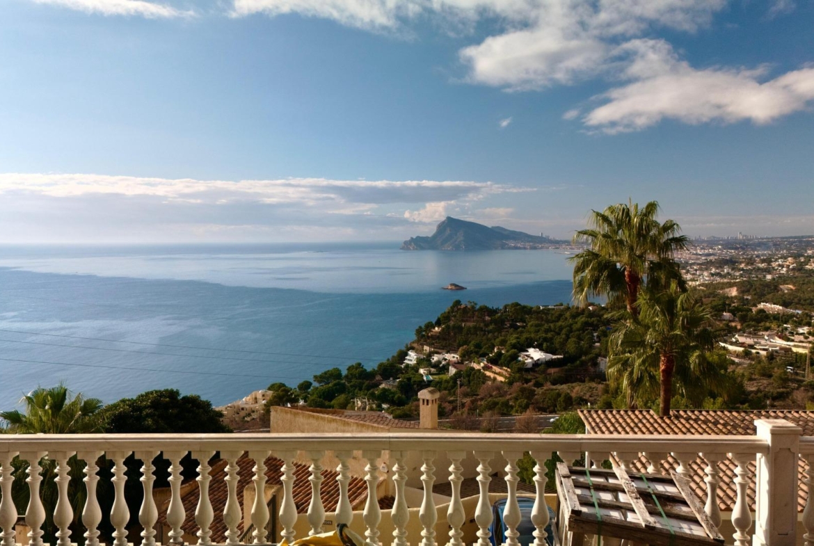 Mediterranean Luxury in Altea Hills: Exclusive Property with Spectacular Views and Unique Spaces