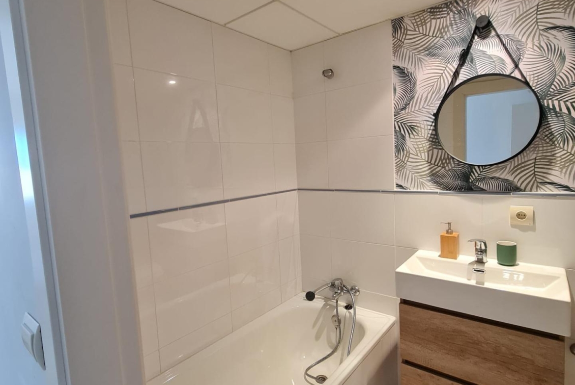 SEMINUEVO APARTAMENTO EN ORIHUELA COSTA DE 2 DORM. 2 BAÑOS. PARKING INCLUIDO. PISCINA COMUNITARIA.