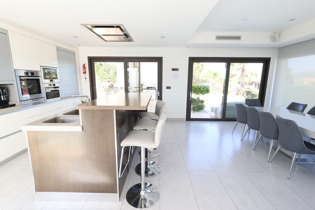 VILLA DE LUJO DE 5 DORM. 6 BAÑOS. EN MONTE OLIMPO JÁVEA.