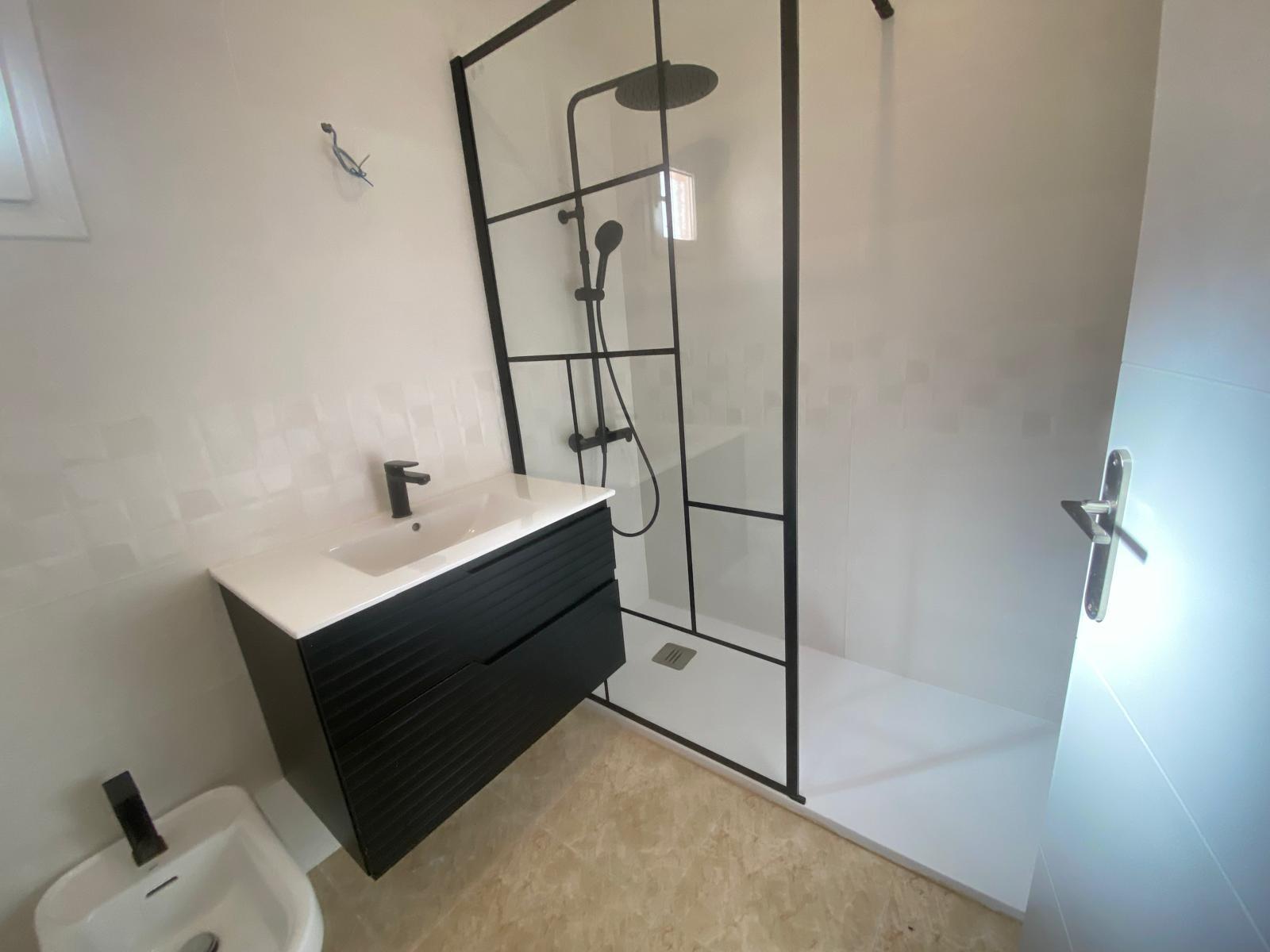 Detached chalet in Torrevieja (Torreblanca), just 300 meters from the sea.