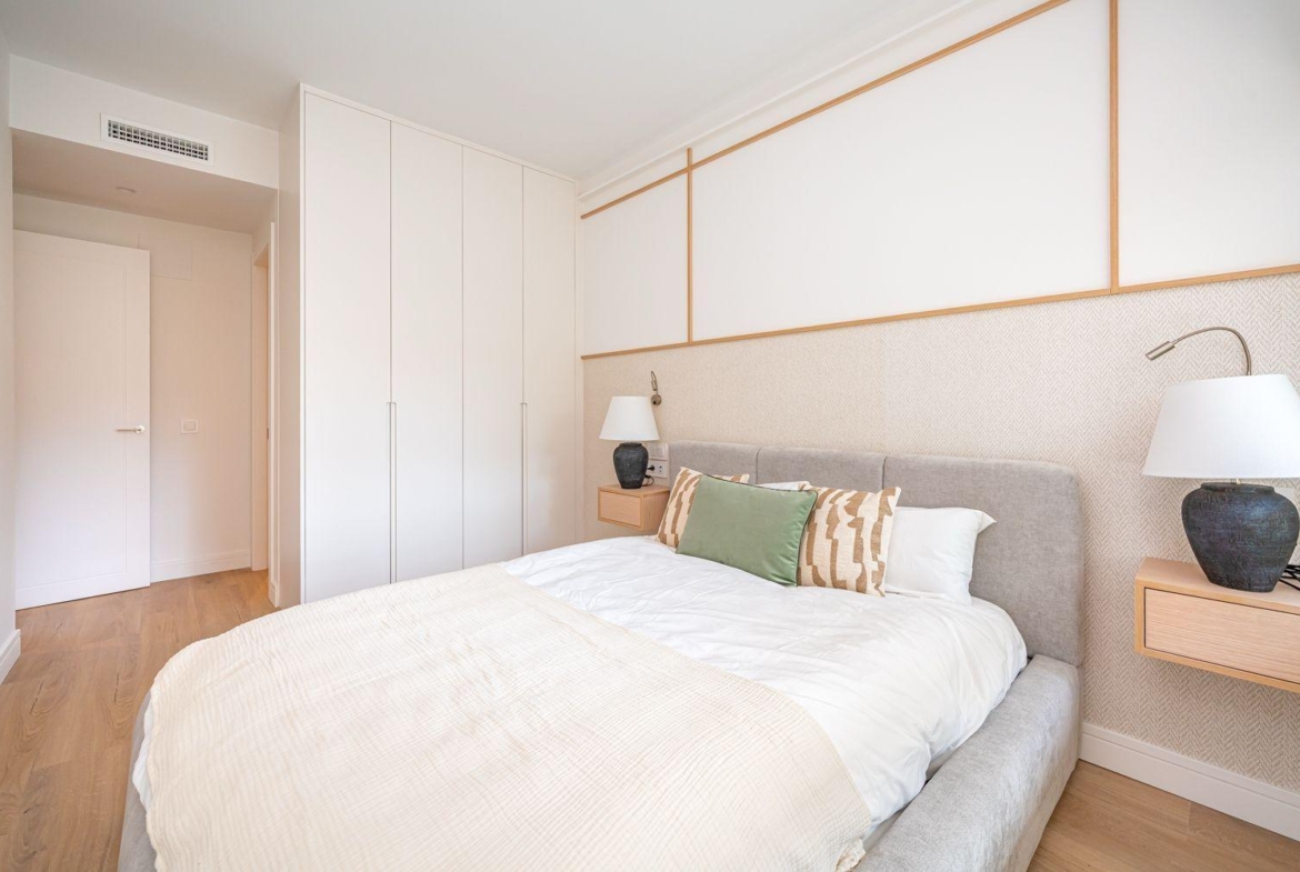 ELEGANT VOLLEDIG GERENOVEERD APPARTEMENT MET TERRAS IN ARAPILLES, MADRID