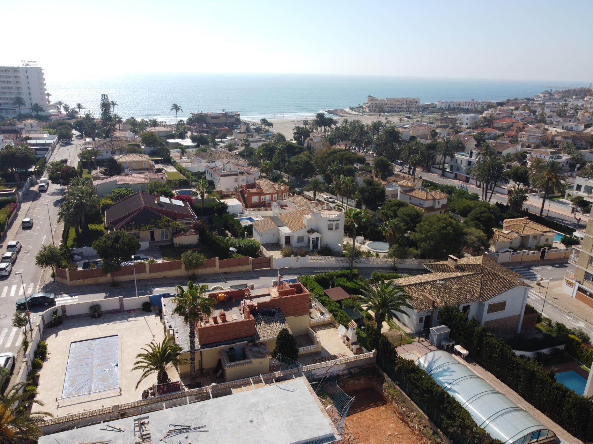 3-14-3 VILLA MYKONOS EN LA ZENIA! MODERNA VILLA DE LUJO DE OBRA NUEVA A SOLO 260 M DE LA PLAYA