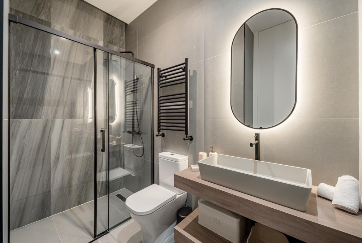 COMPLETELY RENOVATED HOUSING FOR SALE IN THE CENTRAL AREA, MADRID