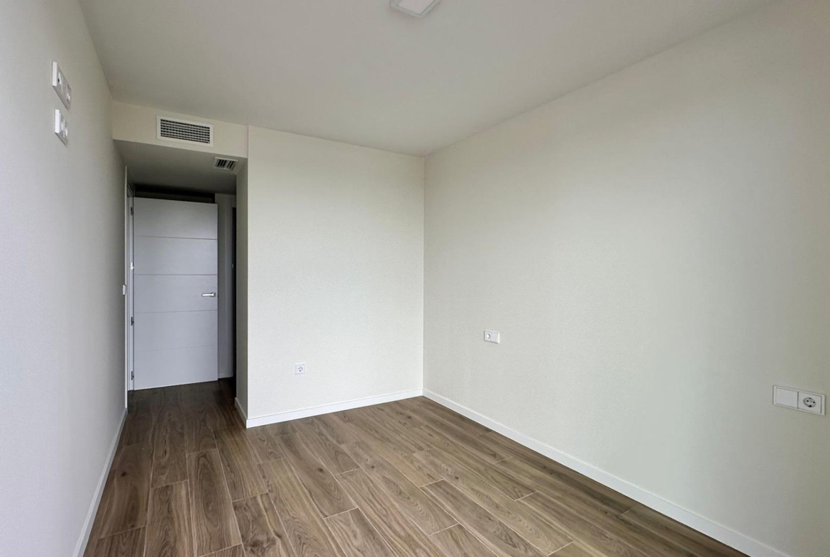 NIEUWE APPARTEMENT MET ZEEZICHTEN