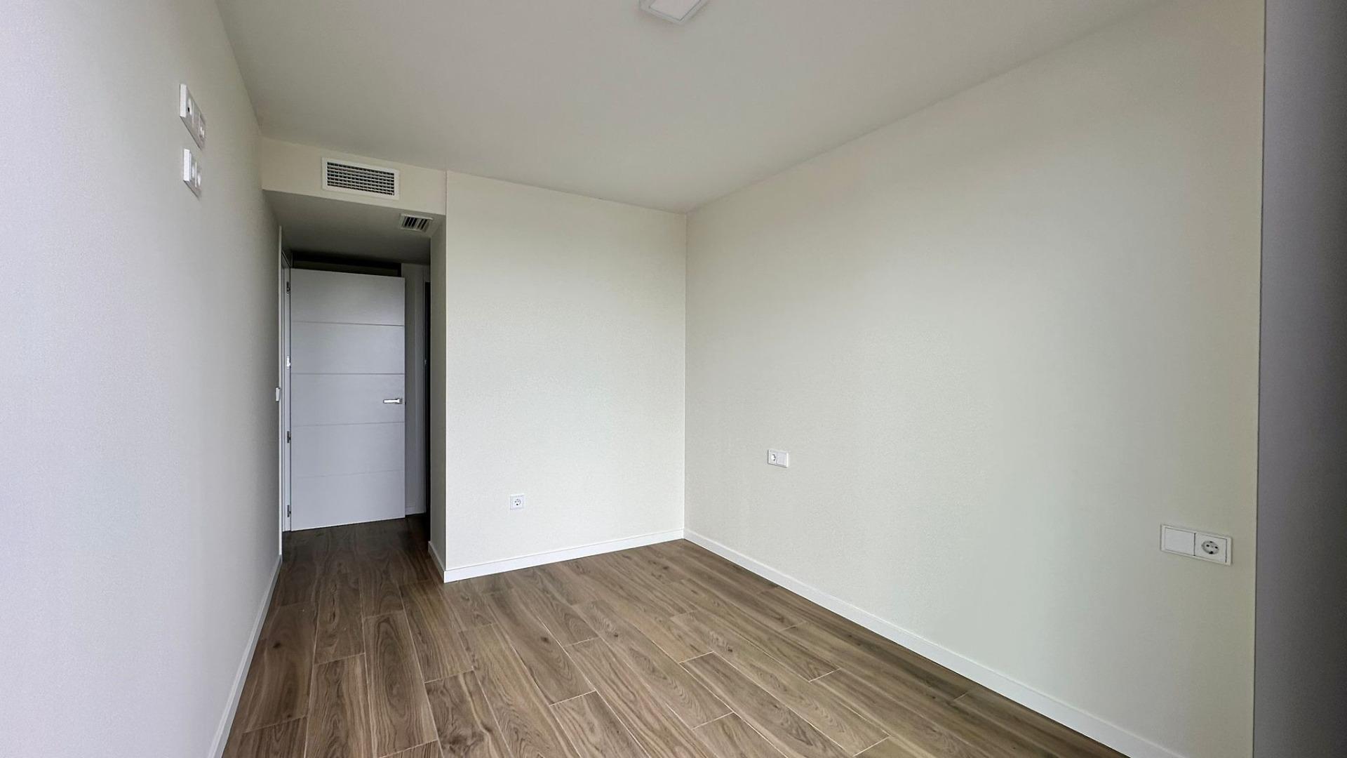 NIEUWE APPARTEMENT MET ZEEZICHTEN
