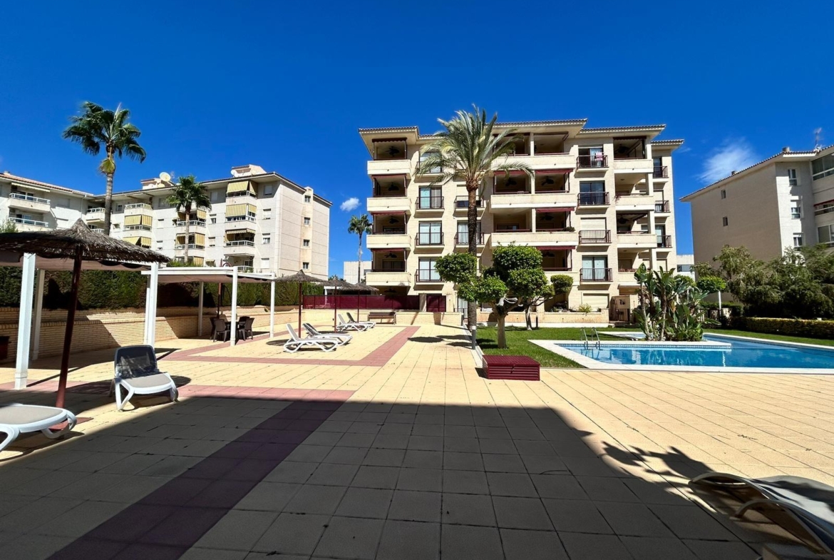 Charming Ground Floor Apartment for Sale in Albir with Spacious Patio and Terrace 🌿