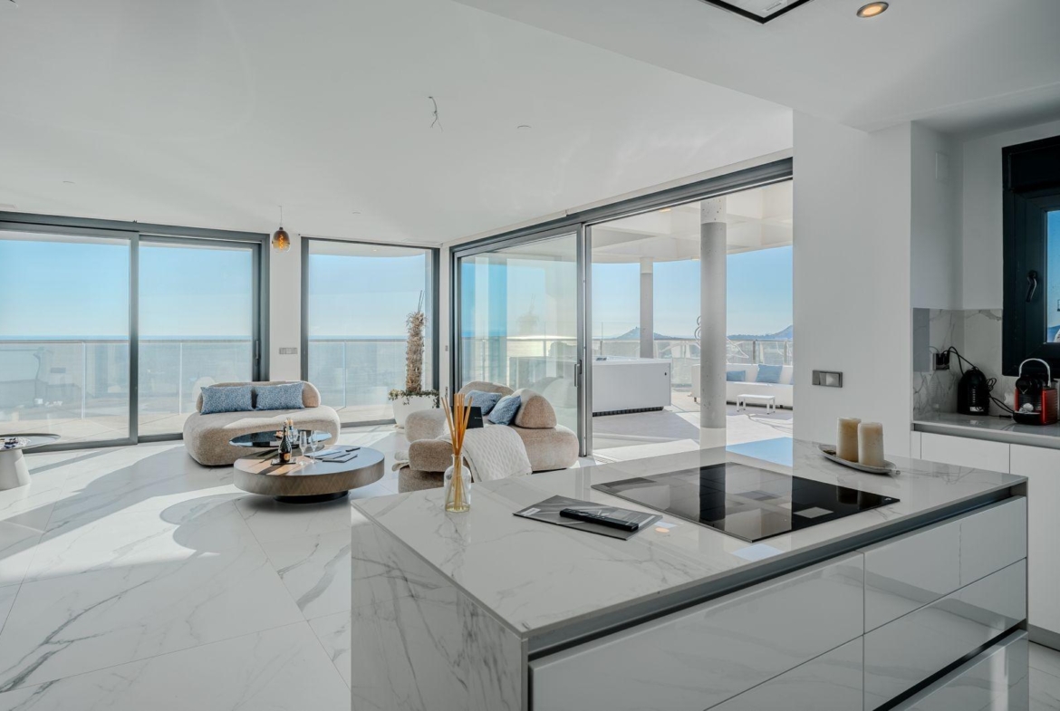 Premium Apartment at Sunset Cliffs – 29th Floor