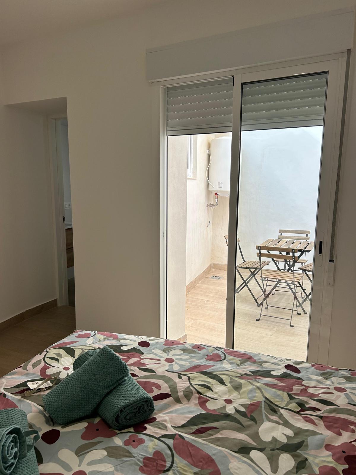 3-14-90 🏡✨ Townhouse in Benidorm Old Town: Charm and Comfort by the Sea 🌊🌴