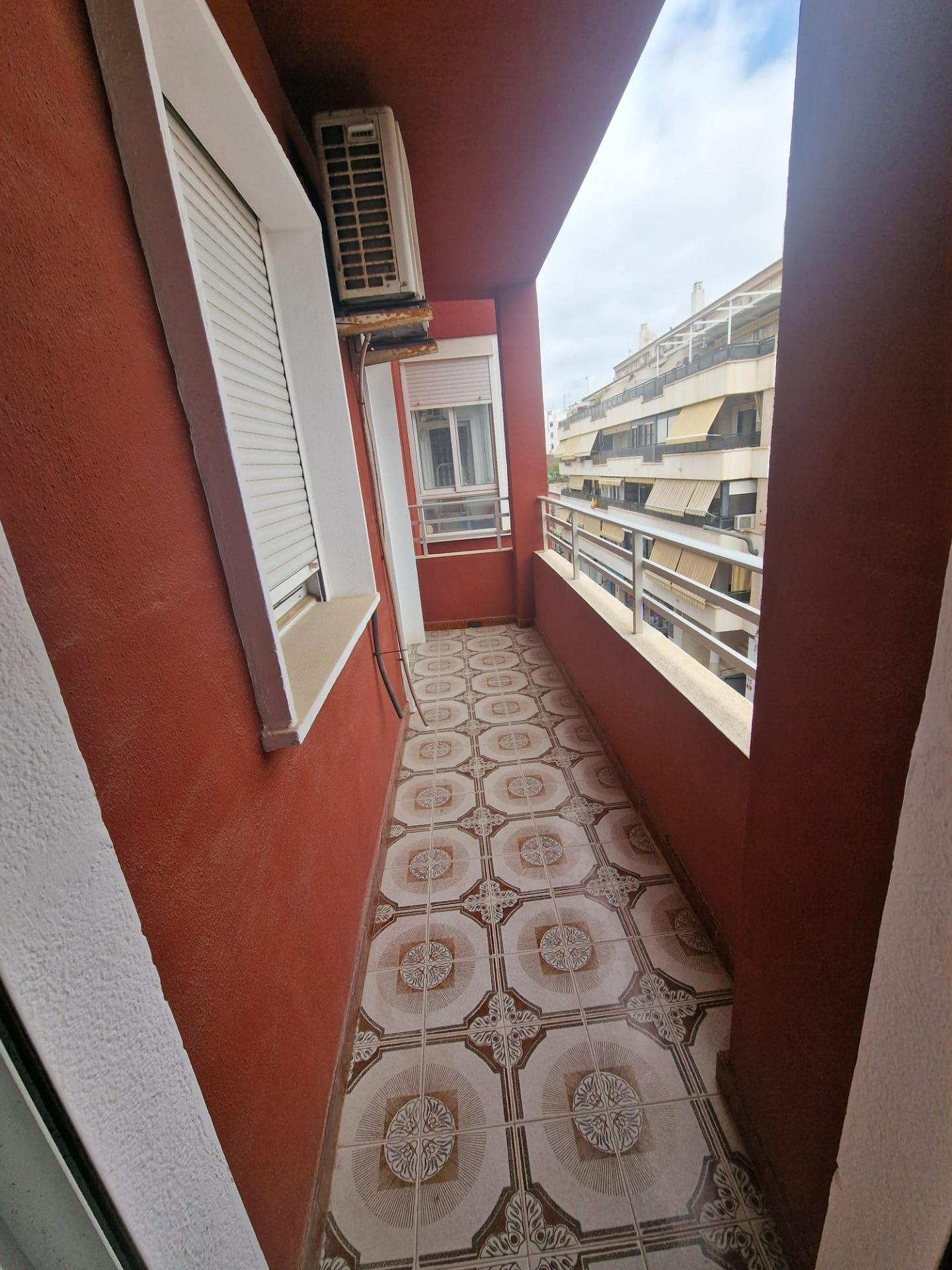 3-14-91 Apartamento muy amplio en pleno centro