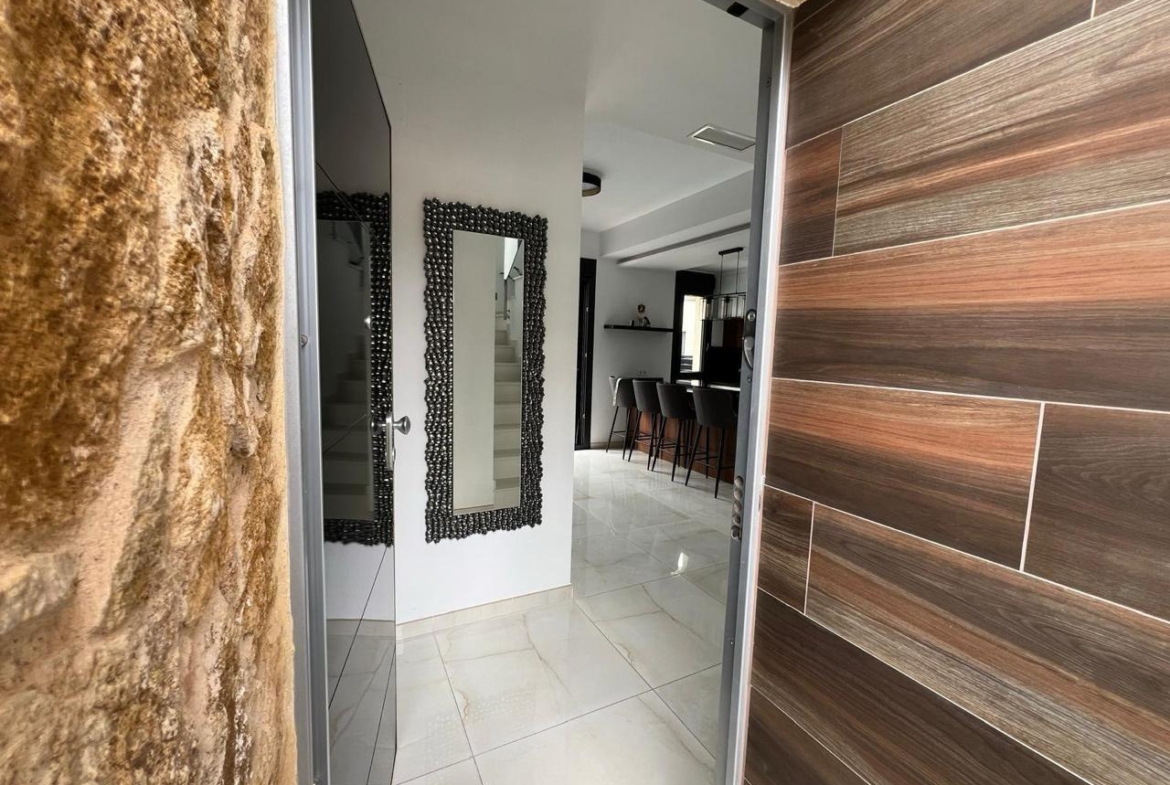 VILLA DE LUJO EN LOMAS DE CABO ROIG CON PISCINA PRIVADA Y PARCELA DE 200 M2. 3 DORM. 3 BAÑOS.
