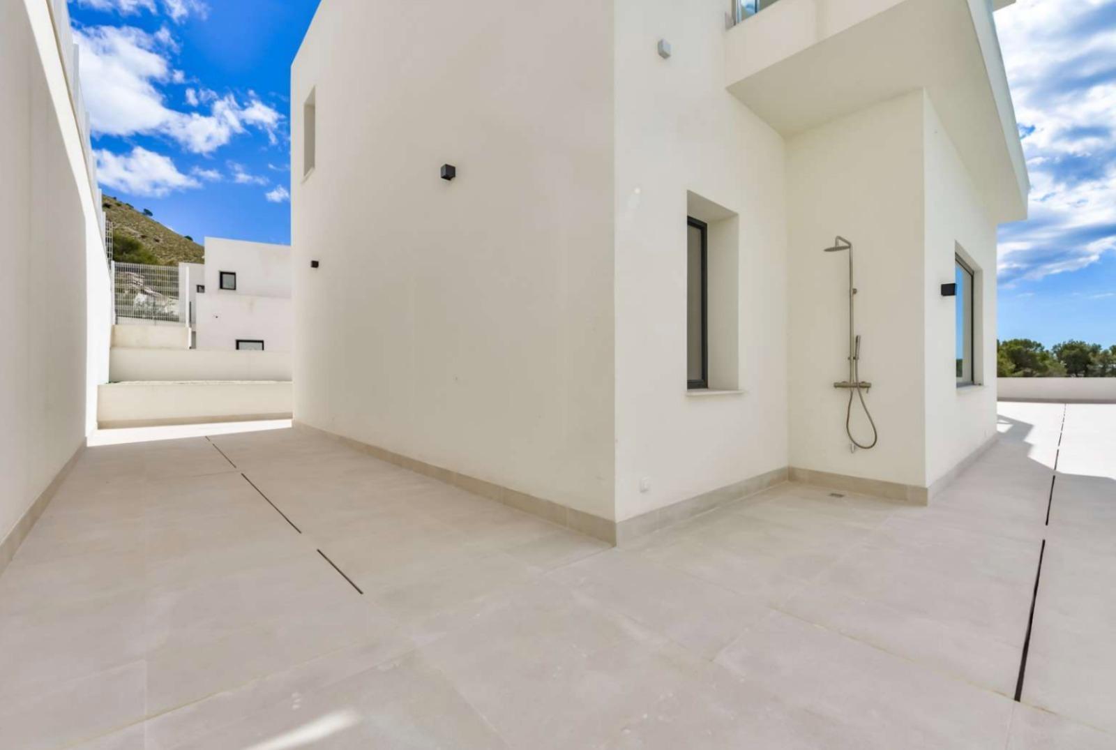 Nieuw gebouwde villa in Golf Bahía Luxe, ruimte en energie-efficiëntie
