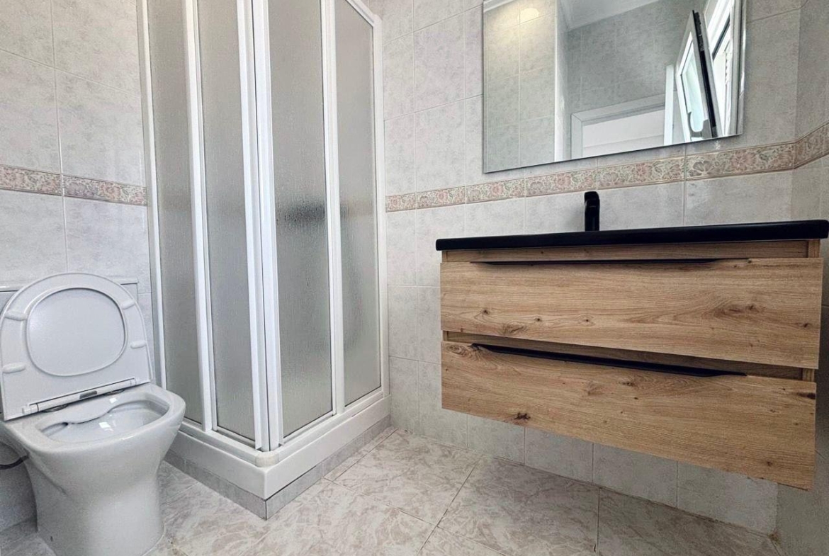 VILLA ESTILO MEDITERRANEO EN CIUDAD QUESADA CON PARCELA DE 500 M2 Y PROPIA PISCINA. 3 DORM. 2 BAÑOS. 110 M2 DE CASA.