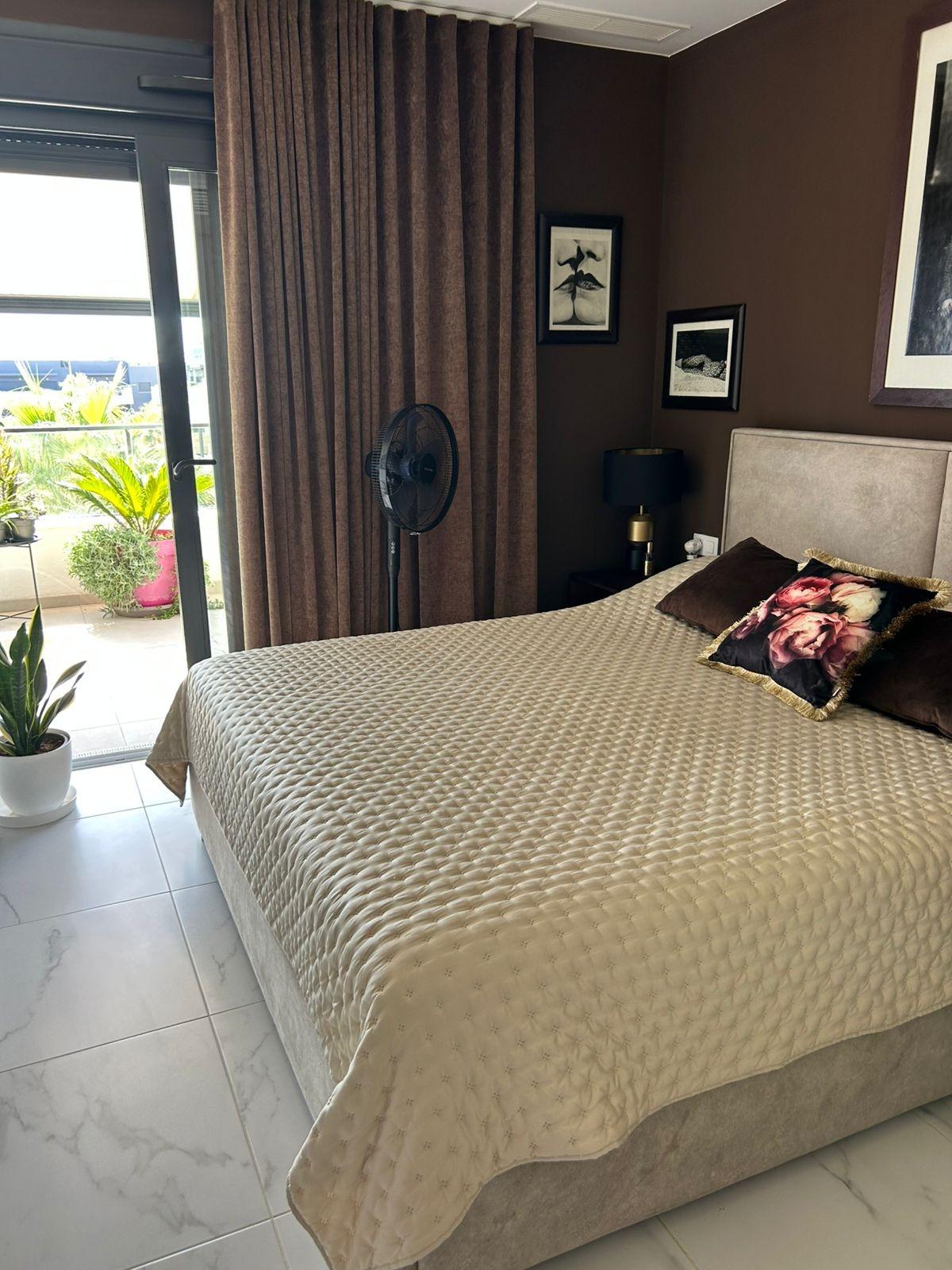 3-15-130 ÁTICO EN PLAYA FLAMENCA CON SOLARIUM PRIVADO. 2 DORM. 2 BAÑOS. 80 M2 DE SUPERFICIE. PISCINAS COMUN.