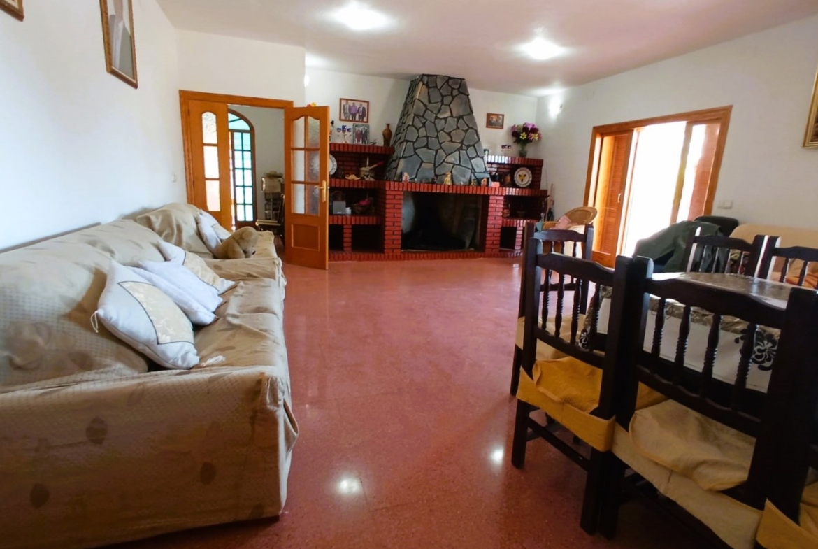 INDEPENDENT VILLA OF 500M2 – LAND OF 10,000M2 NEXT TO BONALBA – MUCHAMIEL