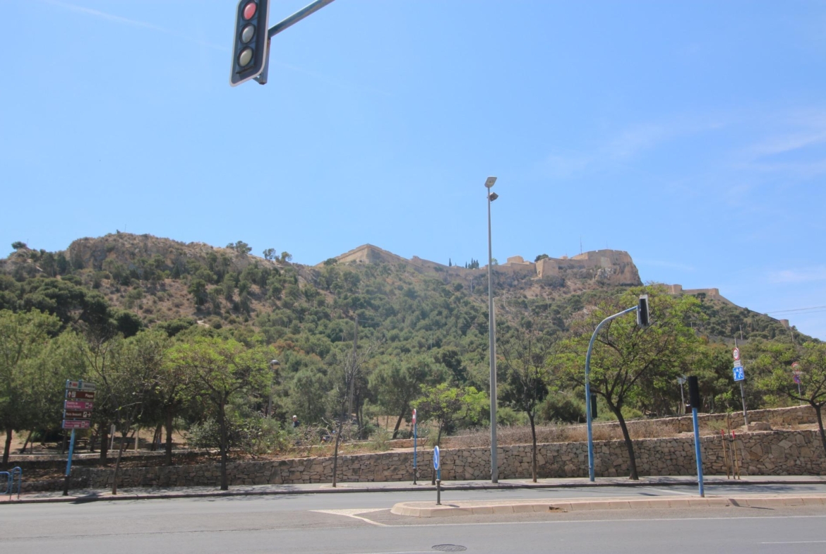 EDIFICIO EN VENTA EN ALICANTE – PLA DEL BON REPOS