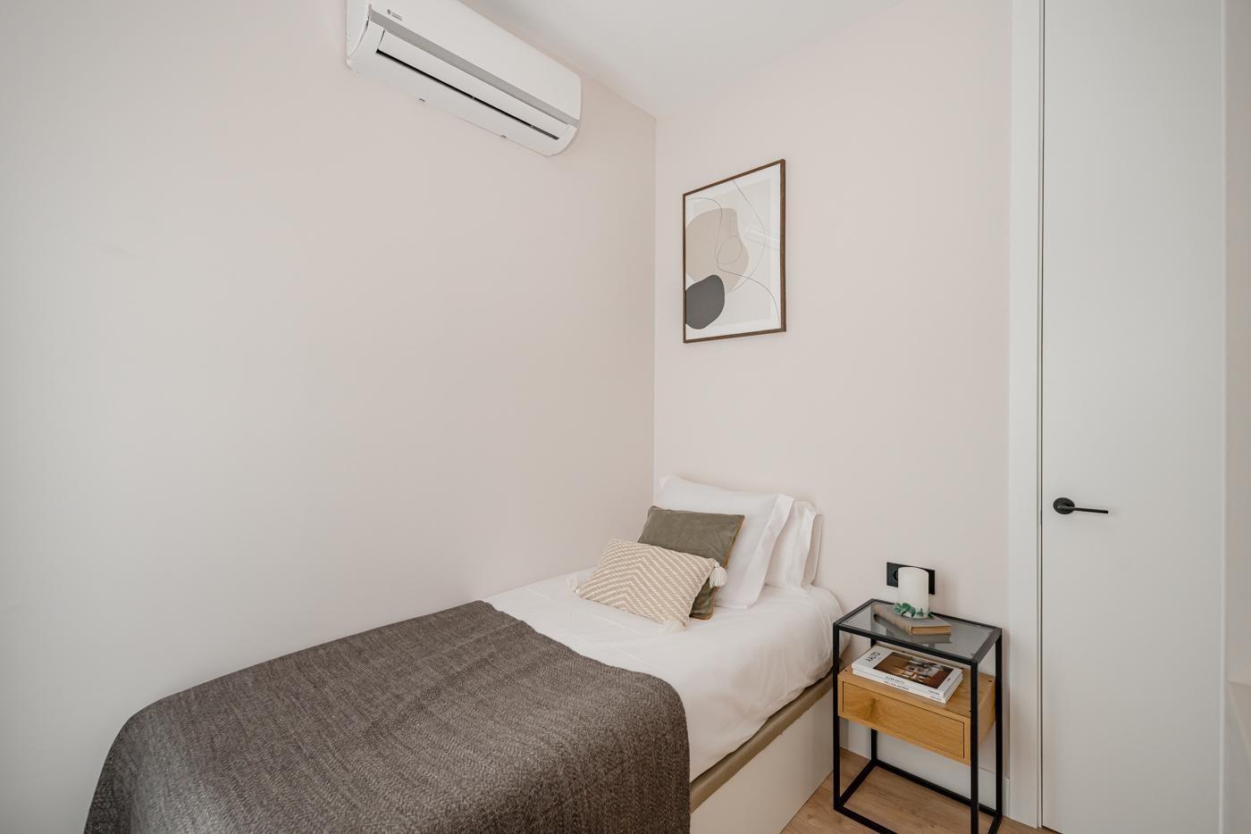 COMPLETELY RENOVATED HOUSING FOR SALE IN THE CENTRAL AREA, MADRID