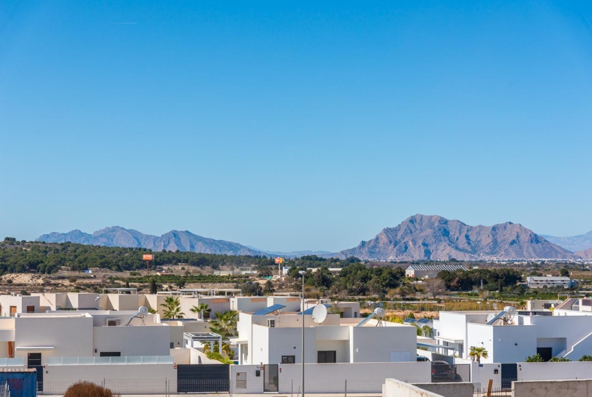 OBRA NUEVA. RESIDENCIAL PRIVADA EN BENIJOFAR. 2 DORM. 2 BAÑOS. TERRAZA 16 M2. PISCINA.