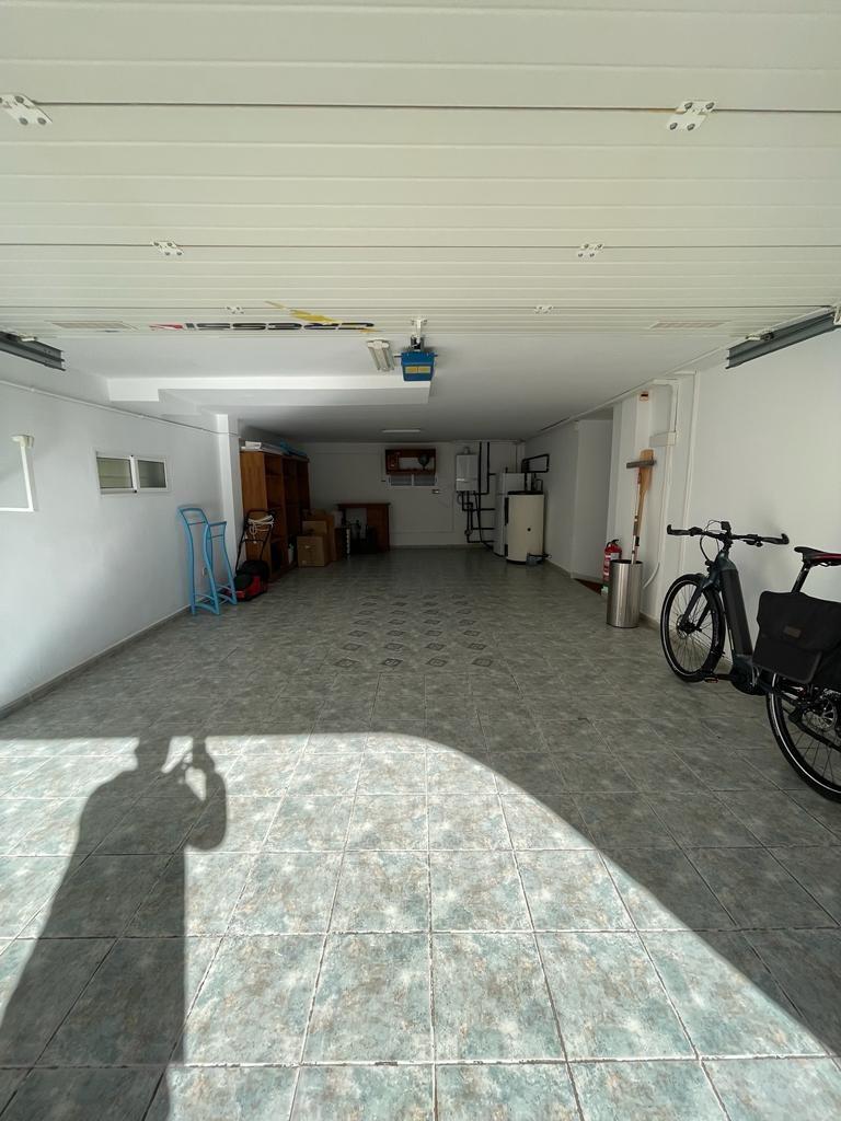 VILLA DE LUJO EN LOS BALCONES CON 950 M2 DE PARCELA. 5 DORM. 3 BAÑOS. PISCINA.