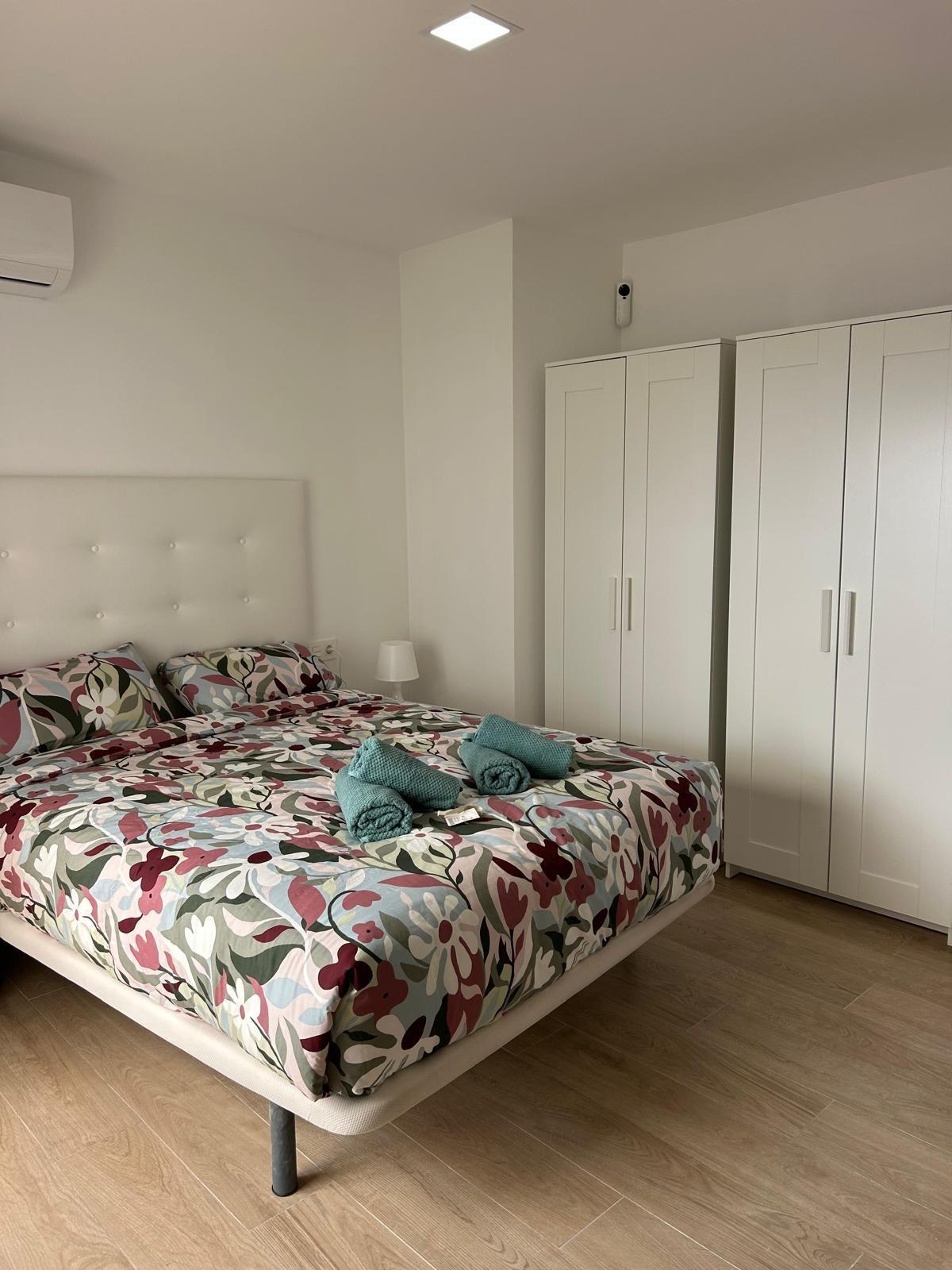 3-15-83 🏡✨ Townhouse in Benidorm Old Town: Charm and Comfort by the Sea 🌊🌴