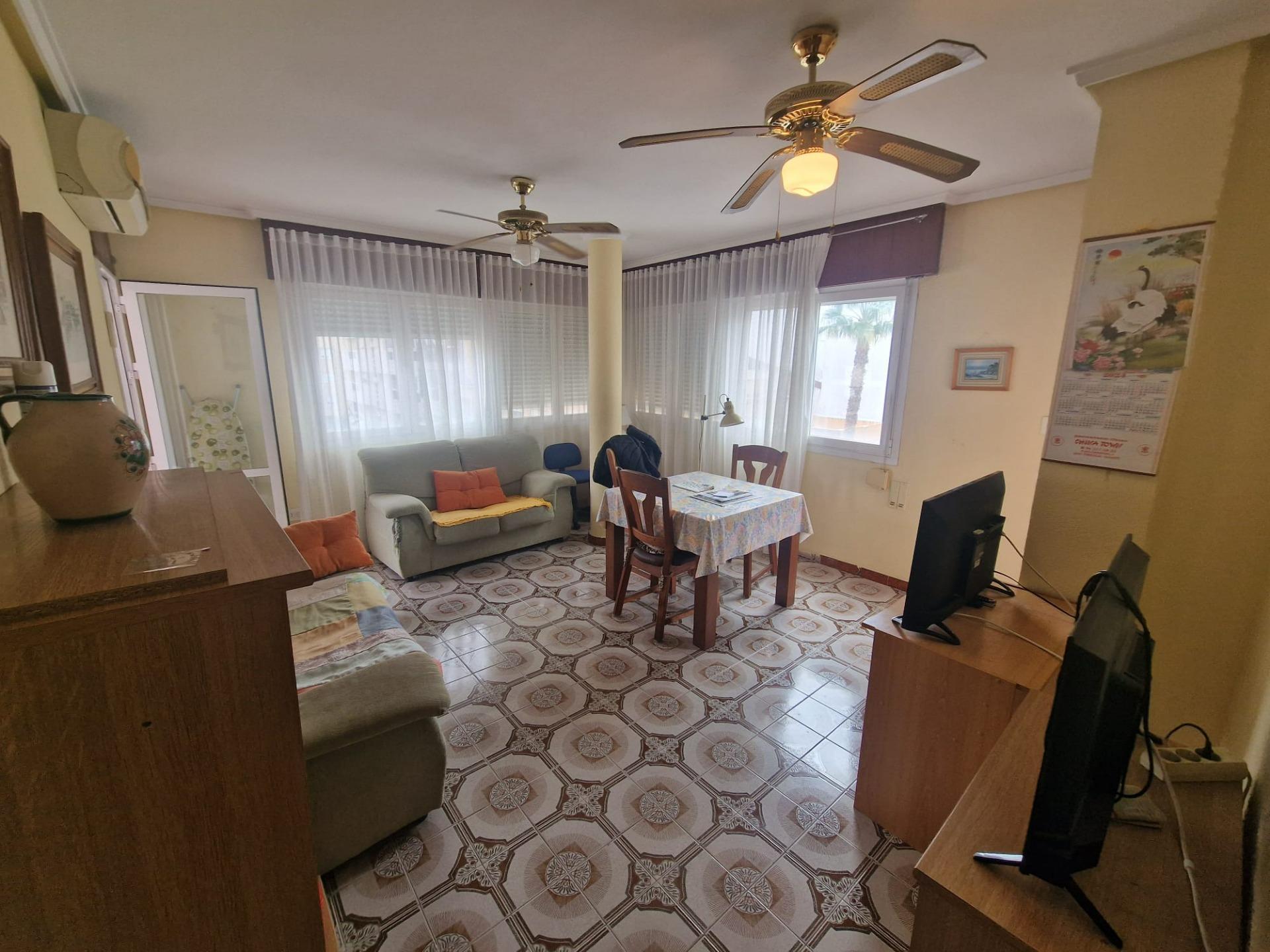 3-15-84 Apartamento muy amplio en pleno centro