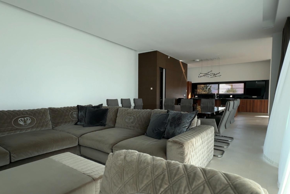 Unique Villa in Sierra Cortina