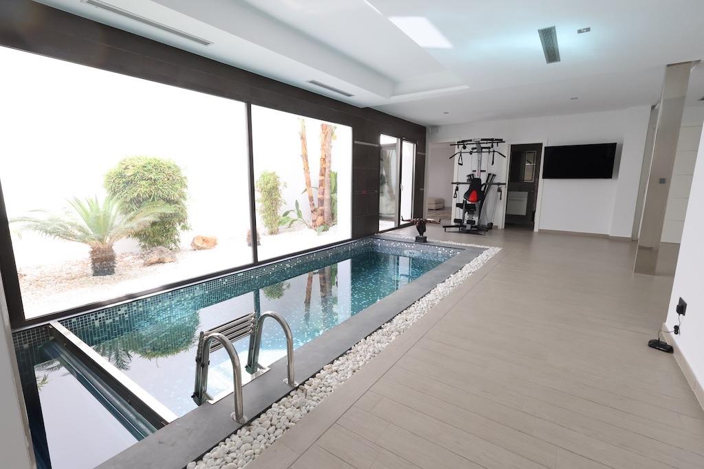 VILLA DE LUJO DE 5 DORM. 6 BAÑOS. EN MONTE OLIMPO JÁVEA.