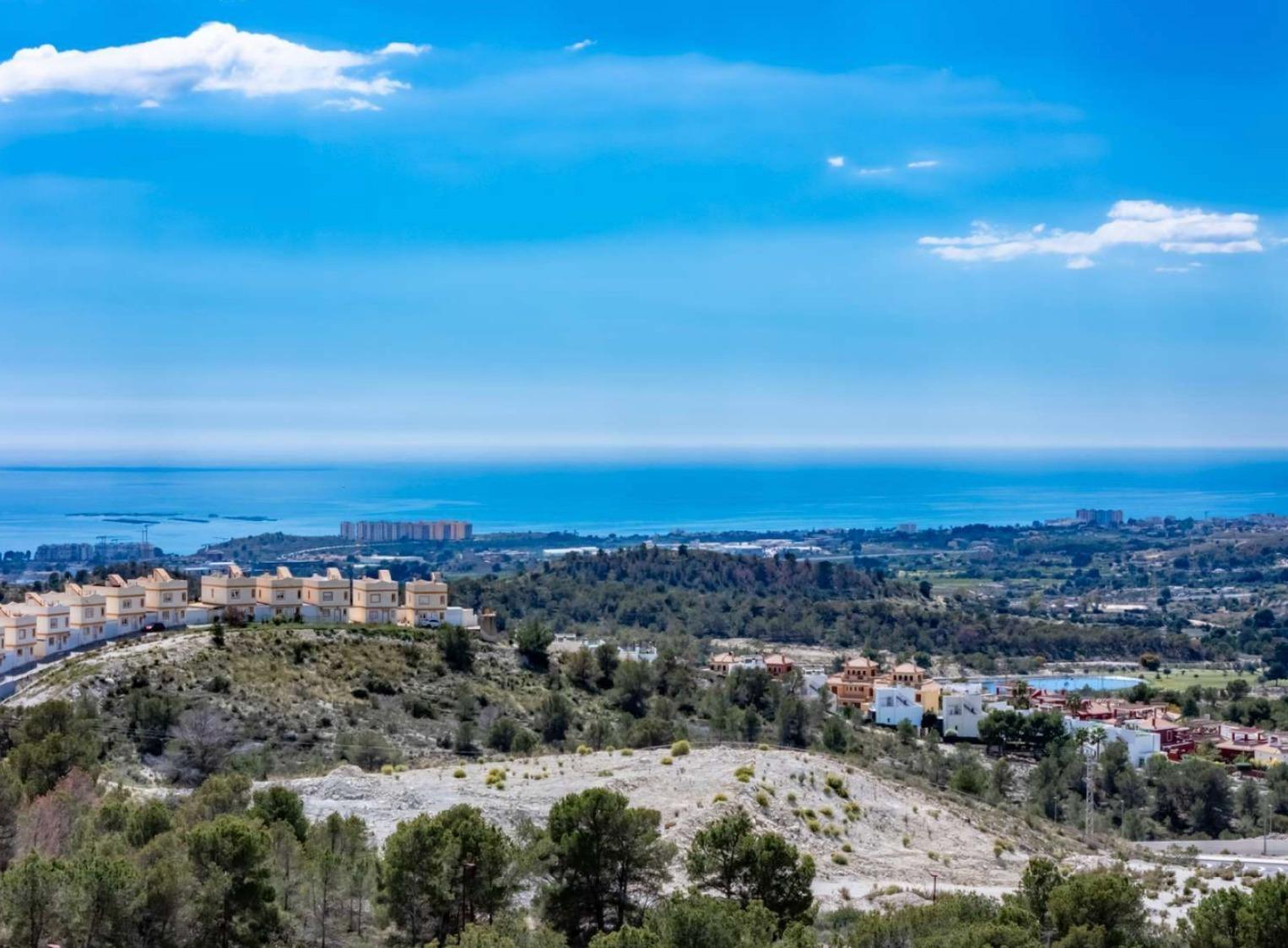 Nieuw gebouwde villa in Golf Bahía Luxe, ruimte en energie-efficiëntie