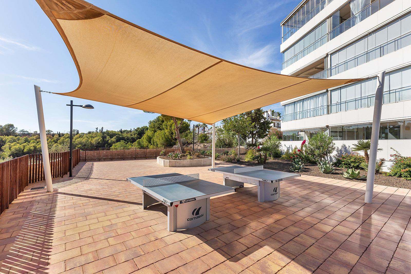 3-16-131 APARTAMENTO EN RESIDENCIAL GREEN HILS DE 2 DORM. 2 BAÑOS. PARKING INCLUIDO. PISCINA. GYM. SUPERFICIE 93 M2.