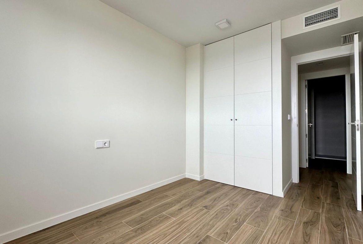 NIEUWE APPARTEMENT MET ZEEZICHTEN