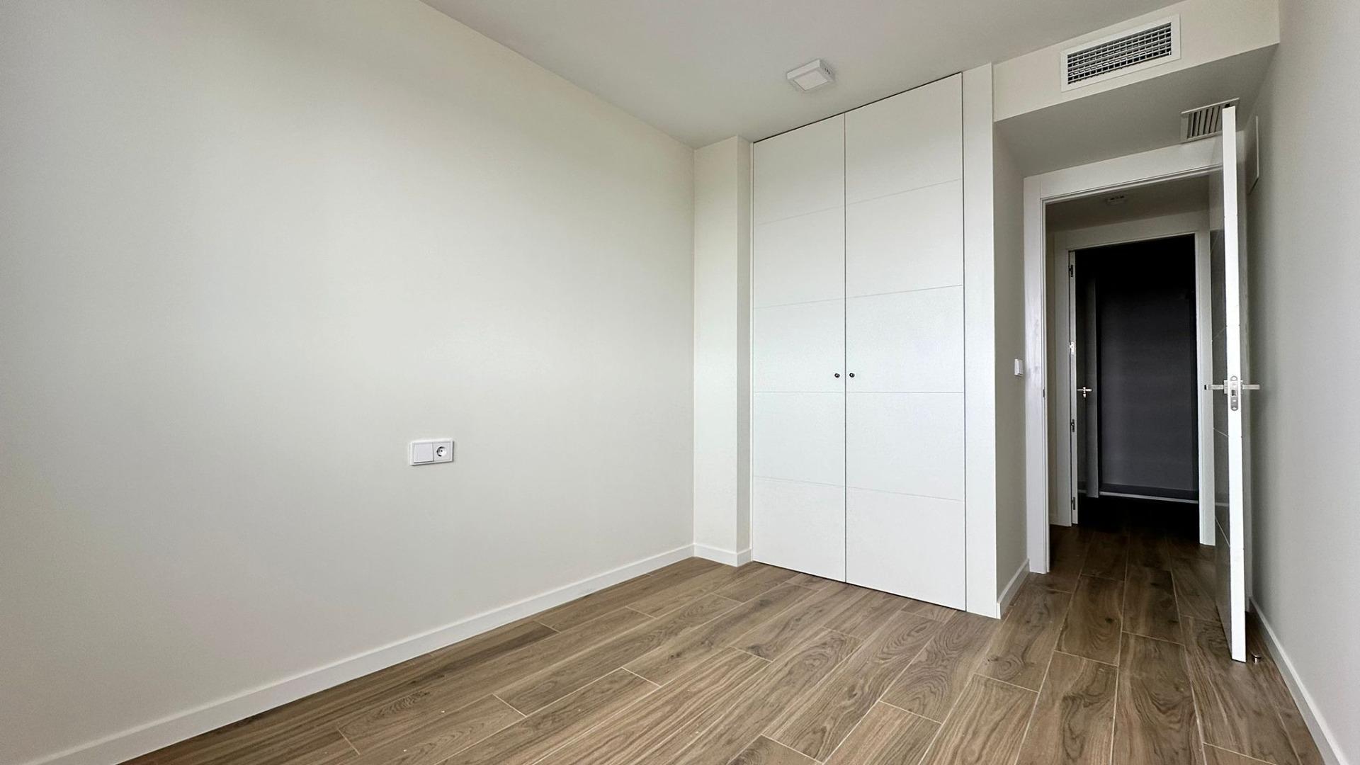 NIEUWE APPARTEMENT MET ZEEZICHTEN