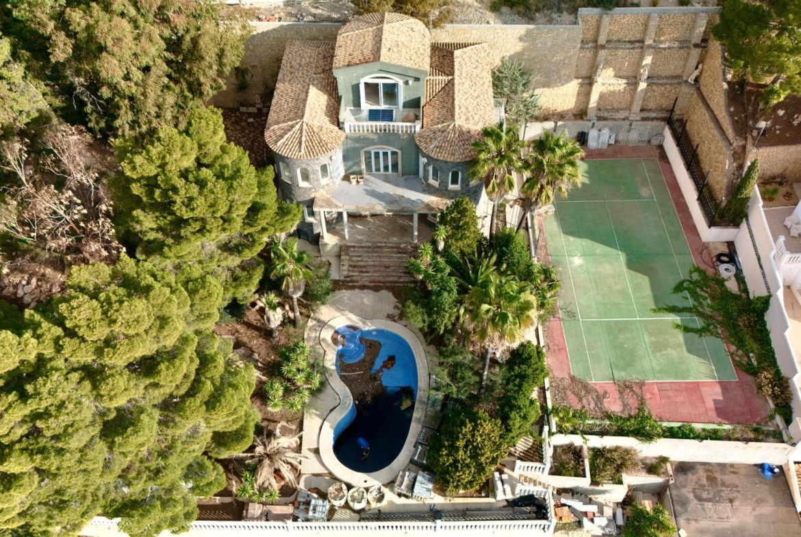 Mediterranean Luxury in Altea Hills: Exclusive Property with Spectacular Views and Unique Spaces