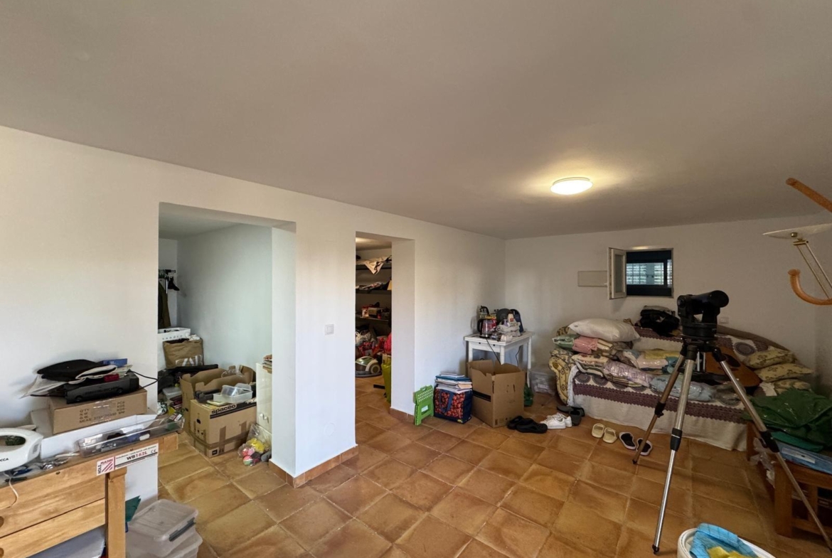 VILLA EN CABO ROIG A 800 METROS DE LA PLAYA CON PARCELA DE 890 M2. 3 DORM. 2 BAÑOS. PISCINA PRIVADA.