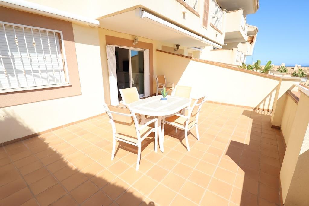 Apartment with sea views in Aguamarina