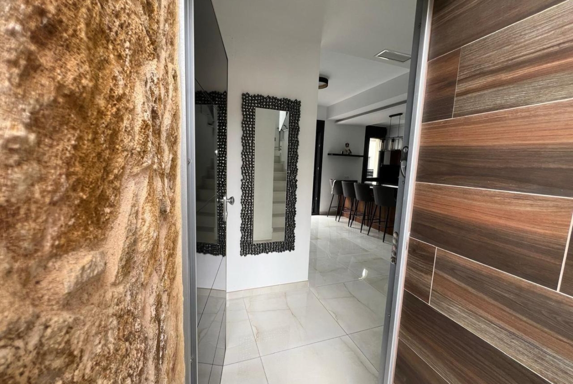 VILLA DE LUJO EN LOMAS DE CABO ROIG CON PISCINA PRIVADA Y PARCELA DE 200 M2. 3 DORM. 3 BAÑOS.