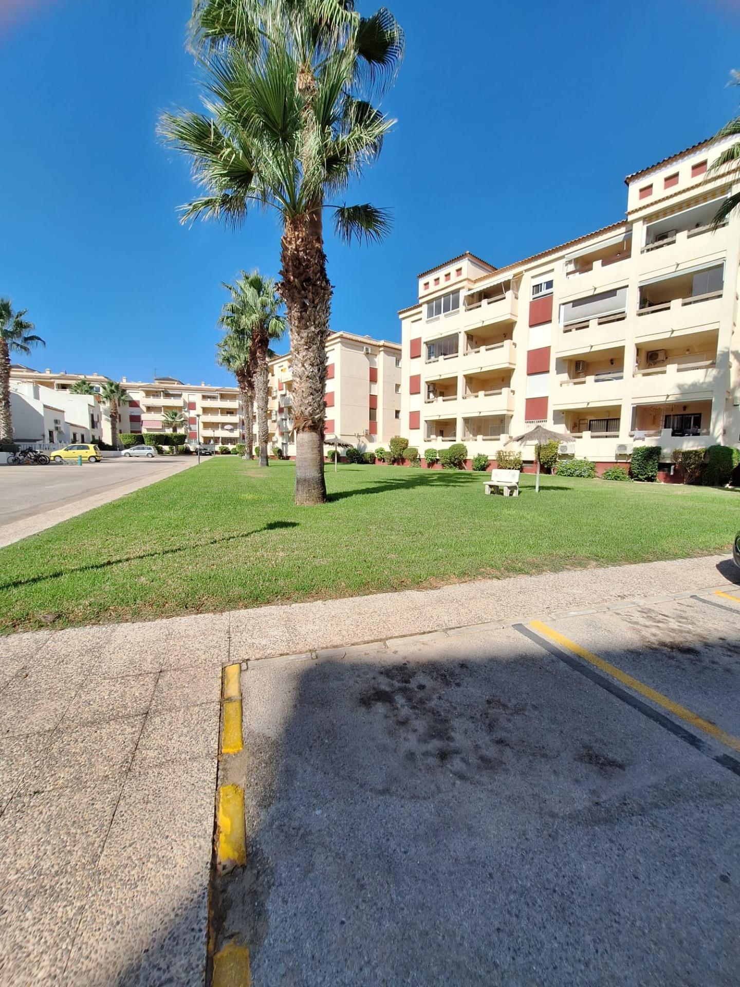 3-17-114 Apartamento en la prestigiosa urbanización Jumilla 3