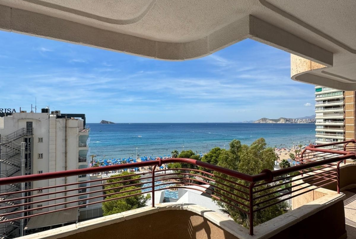 Apartamento con IMPRESIONANTES vistas al mar, Edif. Coblanca 8, playa Levante, Benidorm