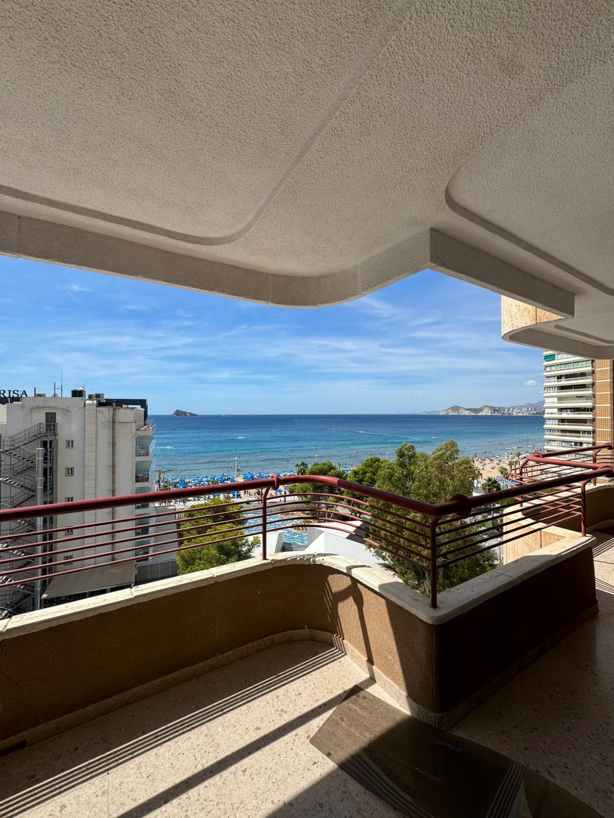 Apartamento con IMPRESIONANTES vistas al mar, Edif. Coblanca 8, playa Levante, Benidorm