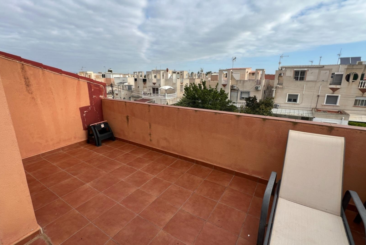 🏡 Your lakeside home with ☀️ solarium and 🌿 private garden in Torrevieja!