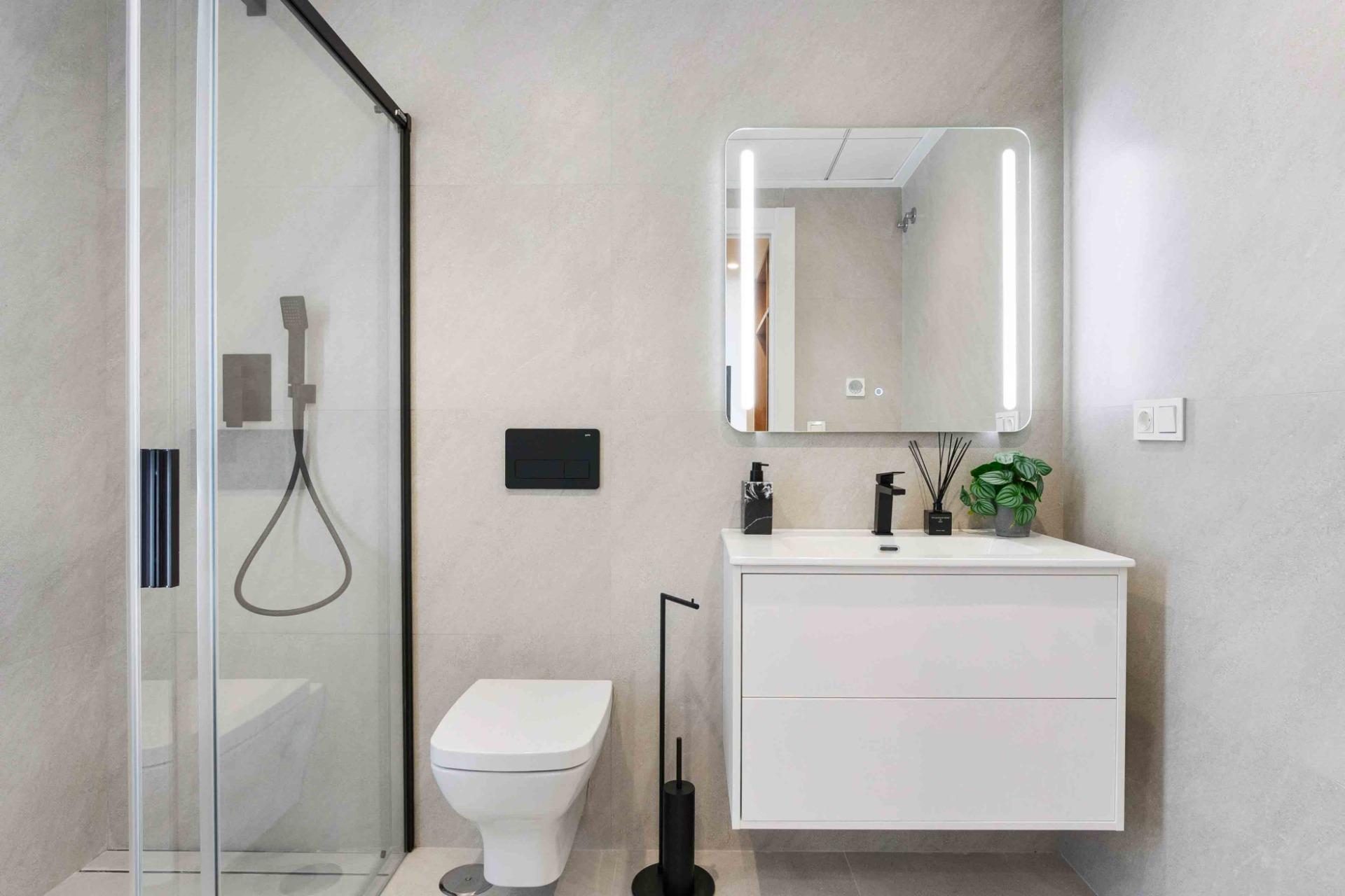 LUXURY VILLAS. NEW CONSTRUCTION. PILOT FLAT DONE.