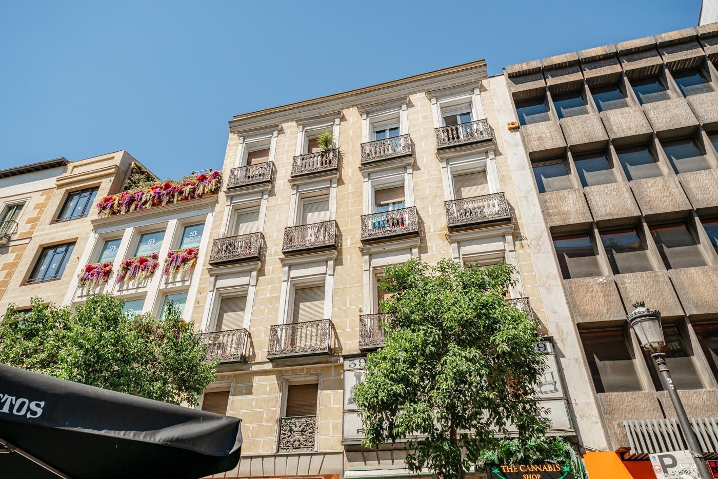COMPLETELY RENOVATED HOUSING FOR SALE IN THE CENTRAL AREA, MADRID