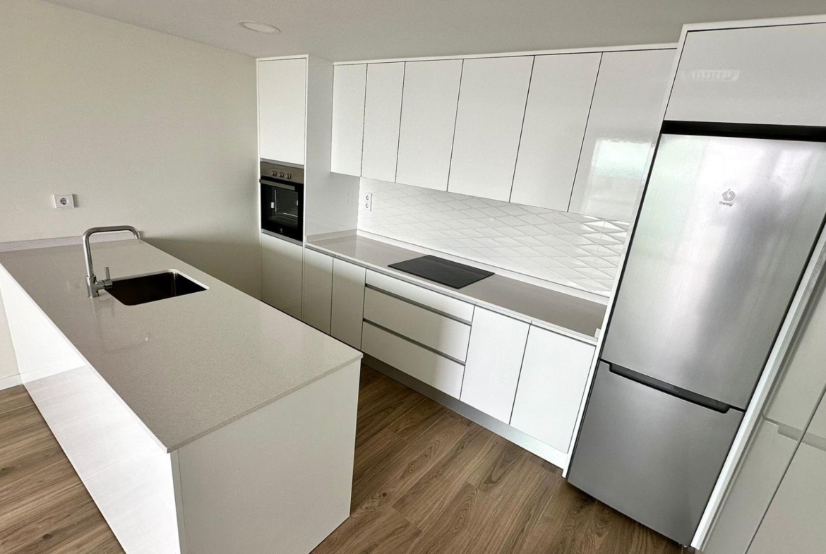 NIEUWE APPARTEMENT MET ZEEZICHTEN